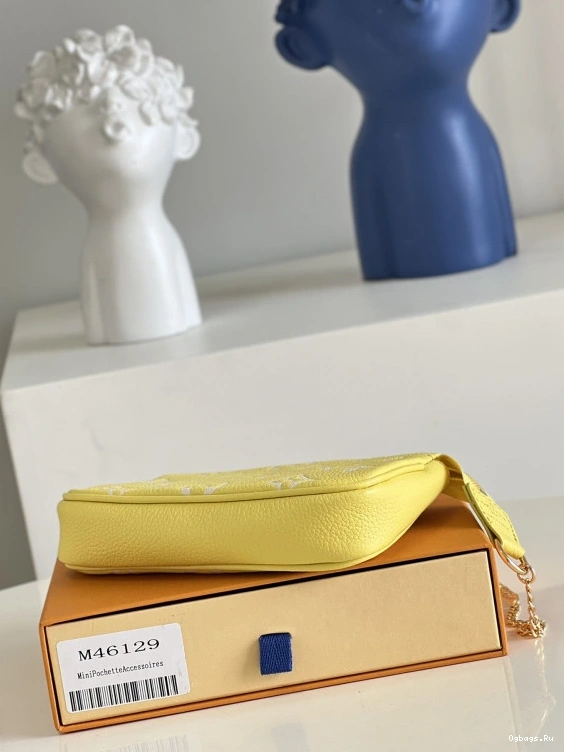 VUITTON POCHETTE ACCESSOIRES MINI LOUIS 0122